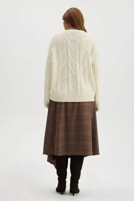Юбка с драпировкой из костюмной ткани – фото – Plus Size 50–64 – Моно-Стиль