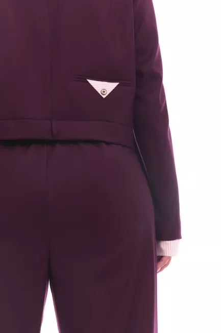 Жакет с декоративными деталями на спинке