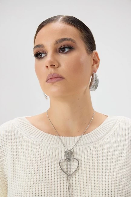 Джемпер оверсайз с круглым вырезом