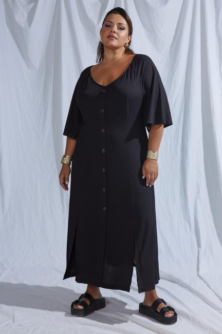 Черное трикотажное платье в рубчик с разрезами заказать онлайн