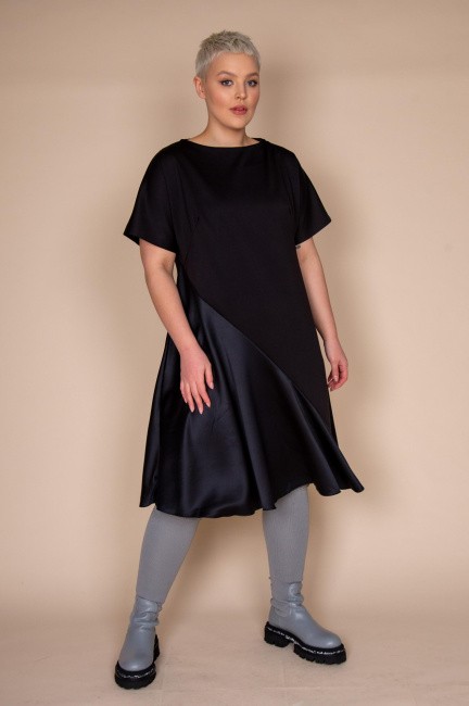 Платье из смесовой вискозы с атласной вставкой черного цвета
