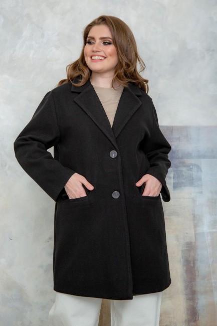 Укороченное пальто с английским воротником черного цвета