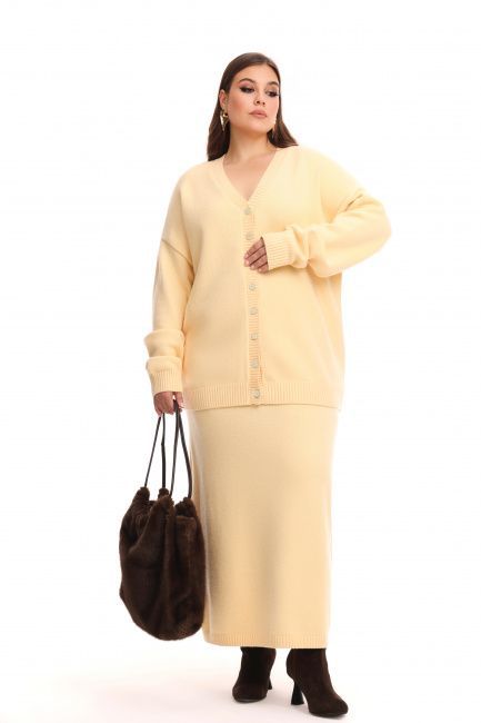 Вязаный костюм с юбкой макси