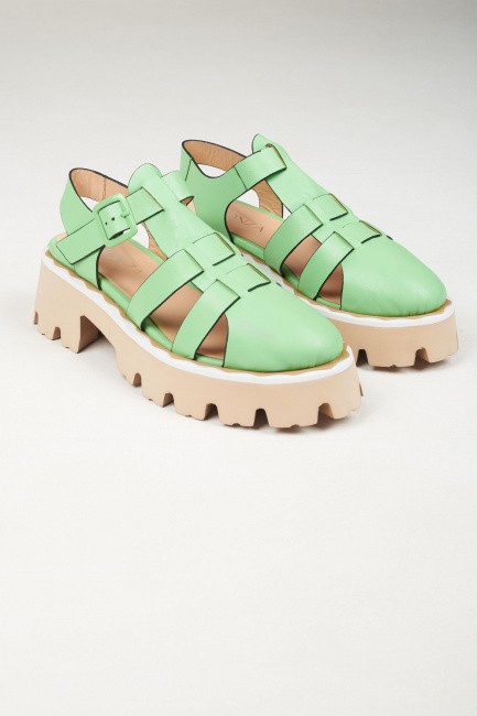Зеленые сандалии с кожаными ремешками