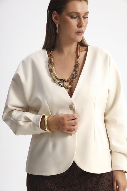 Жакет в стиле леди лайк с защипами