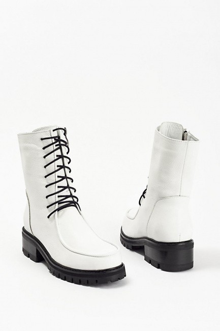 Белые ботинки из мягкой кожи на шнуровке и молнии с увеличенной полнотой
