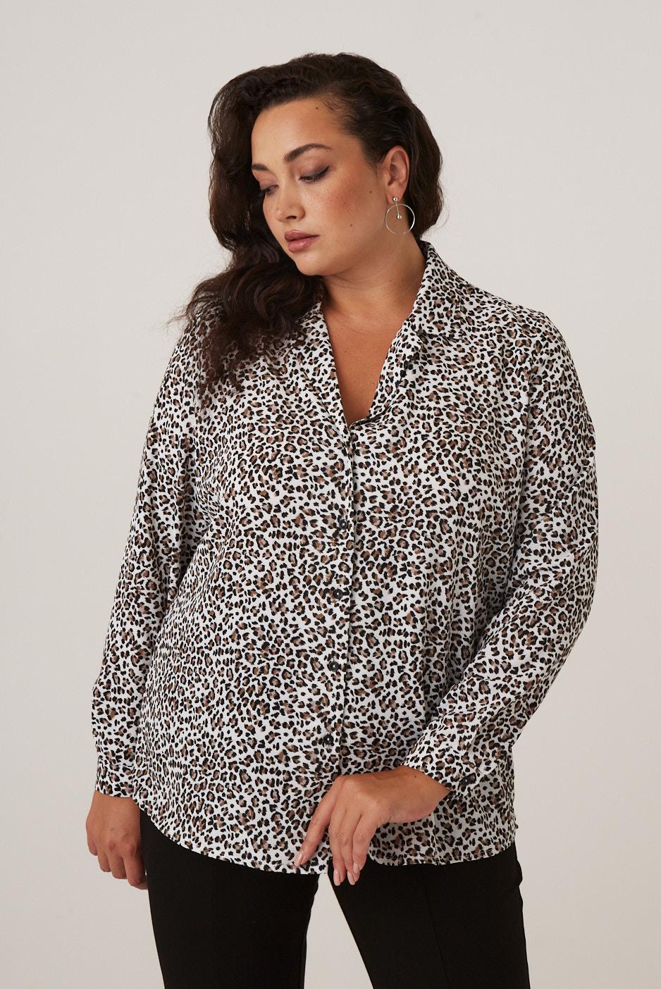 Блузка с принтом леопард в стиле девяностых