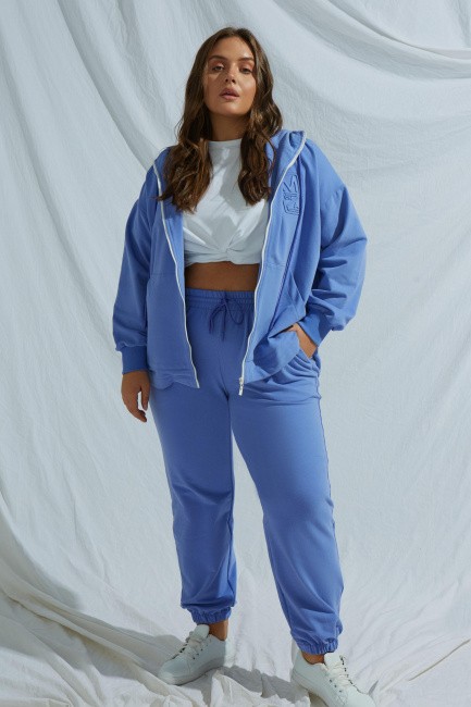 Трикотажные джоггеры regular fit с пич-эффетом
