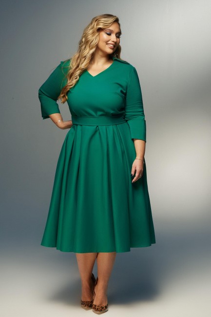 Платье с расклешенной юбкой зеленого цвета