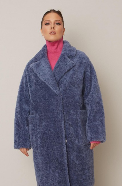 Меховое пальто из шерсти мериноса с накладными карманами