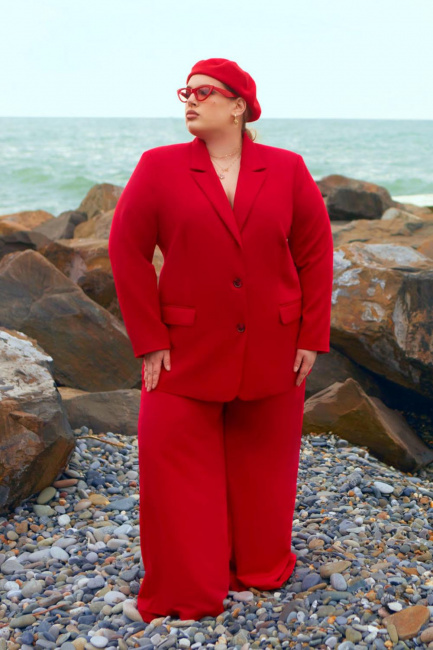 Палаццо красного цвета из облегченной костюмной ткани