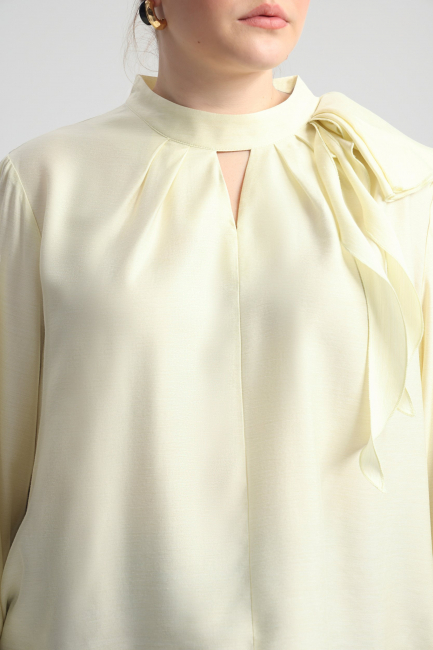 Блузка с бантом из прохладной шерсти