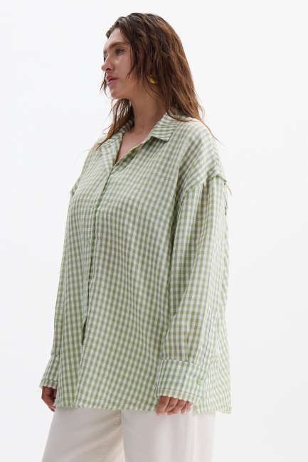 Рубашка в клетку оверсайз с необработанным краем – фото – Plus Size 50–64 – Моно-Стиль