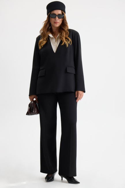 Черные прямые брюки – фото – Plus Size 50–64 – Моно-Стиль