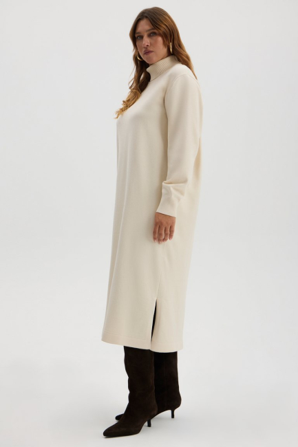Платье-свитер длинны миди – фото – Plus Size 50–64 – Моно-Стиль