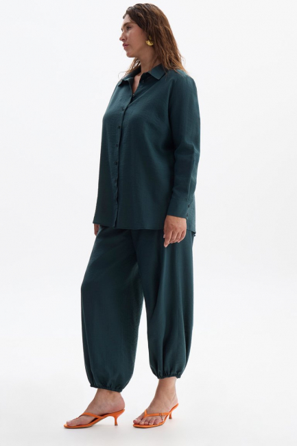 Брюки баллоны из тенселя изумрудного цвета – фото – Plus Size 50–64 – Моно-Стиль