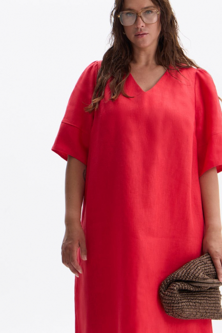 Платье изо льна красного цвета – фото – Plus Size 50–64 – Моно-Стиль