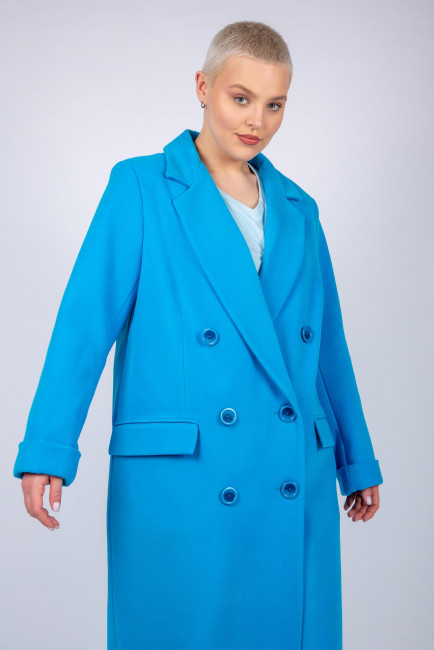 Голубое двубортное пальто с декоративными пуговицами большого размера купить онлайн в моно-стиль