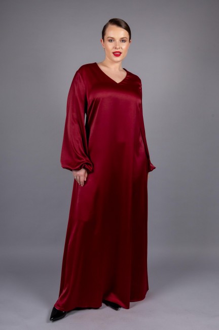 Платье бордового цвета на поясе