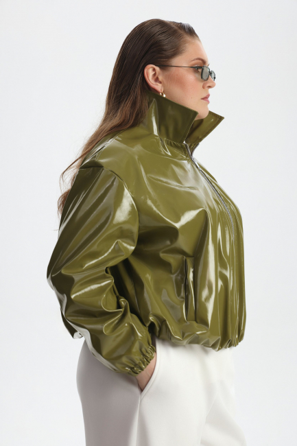 Бомбер с кулиской из лаковой экокожи