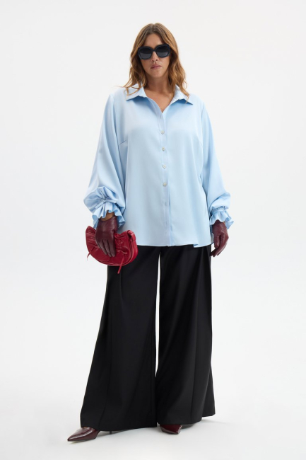 Широкие брюки с прорезной шлевкой – фото – Plus Size 50–64 – Моно-Стиль