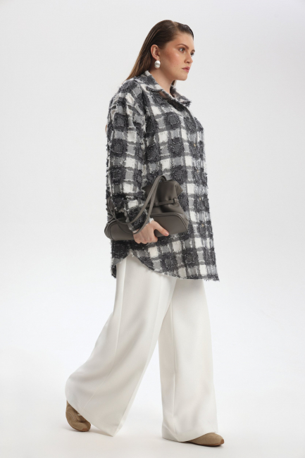 Рубашка с черной клеткой и деконструкцией