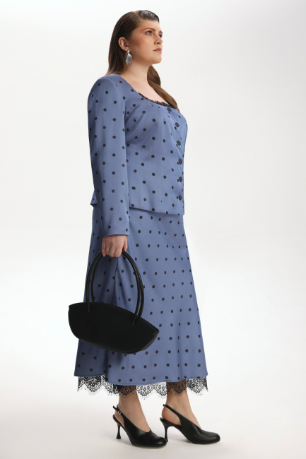 Жакет с вырезом каре и кружевом