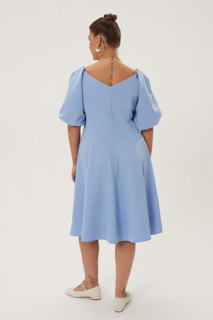 Голубое приталенное платье из смесовой вискозы