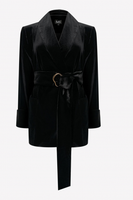 Жакет на запа́хе из черного бархата