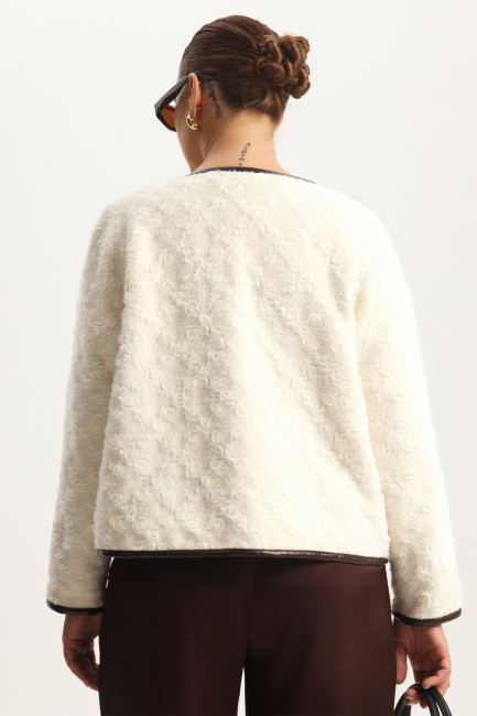 Жакет из фактурного трикотажа на завязке