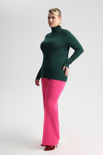 Водолазка зеленого цвета