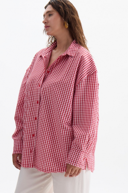 Рубашка оверсайз из хлопка с необработанным краем – фото – Plus Size 50–64 – Моно-Стиль