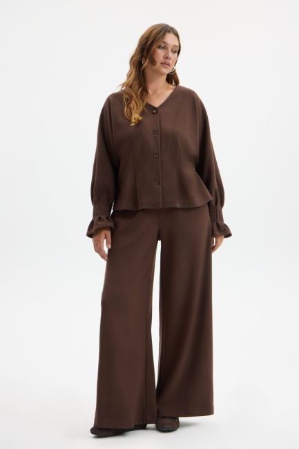Приталенный жакет из трикотажа с ворсом – фото – Plus Size 50–64 – Моно-Стиль