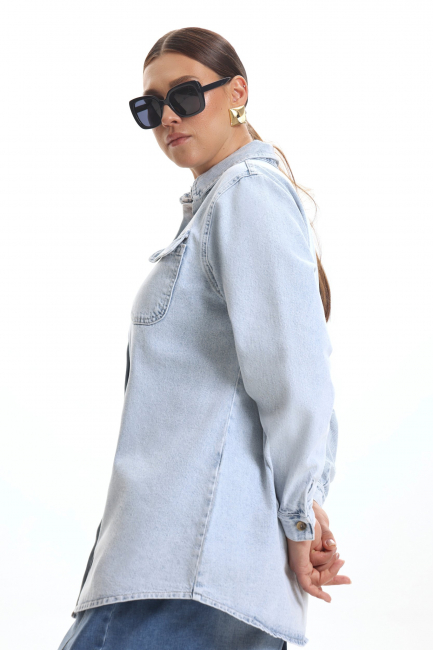 Рубашка из денима с акцентным карманом