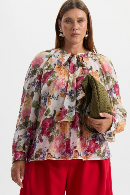 Блузка из тенселя с бантом лавальер – фото – Plus Size 50–64 – Моно-Стиль