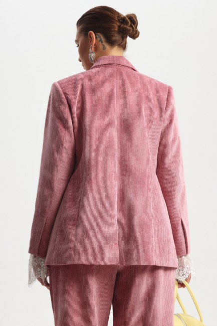 Жакет полуприталенного силуэта из вельвета