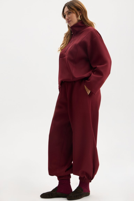 Свитшот с застежкой халф зип бордового цвета – фото – Plus Size 50–64 – Моно-Стиль