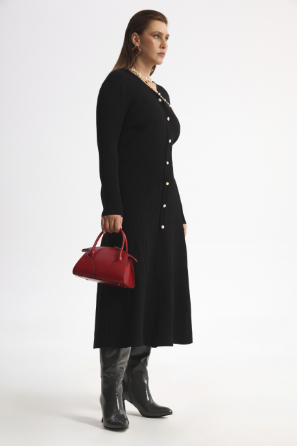 Платье лапша с акцентными пуговицами