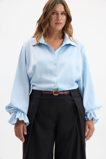 Голубая блузка из сатина – фото – Plus Size 50–64 – Моно-Стиль