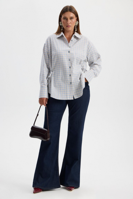 Джинсы буткат темно-синего цвета – фото – Plus Size 50–64 – Моно-Стиль