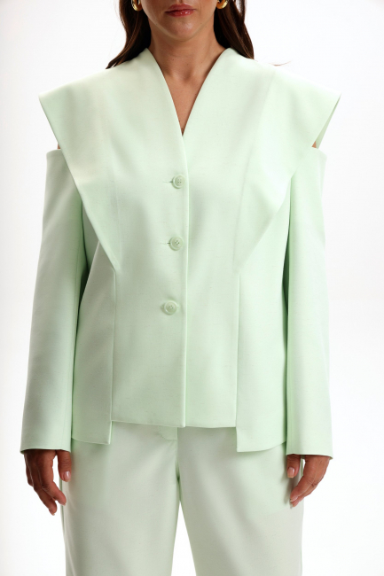 Жакет в маскулином стиле салатового цвета