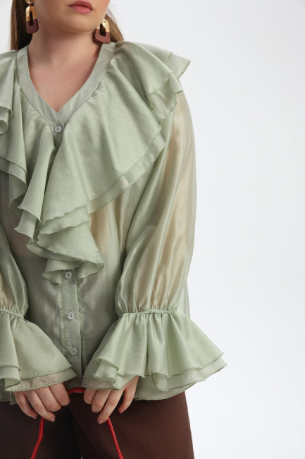 Блузка с воланами в пиратском стиле – фото – Plus Size 50–64 – Моно-Стиль