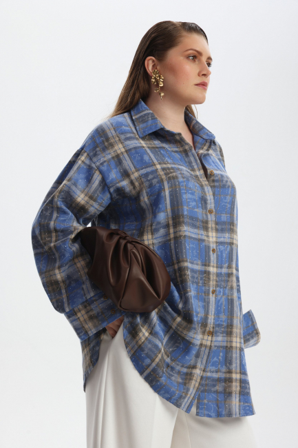 Рубашка с принтом клетка и декоративными стразами