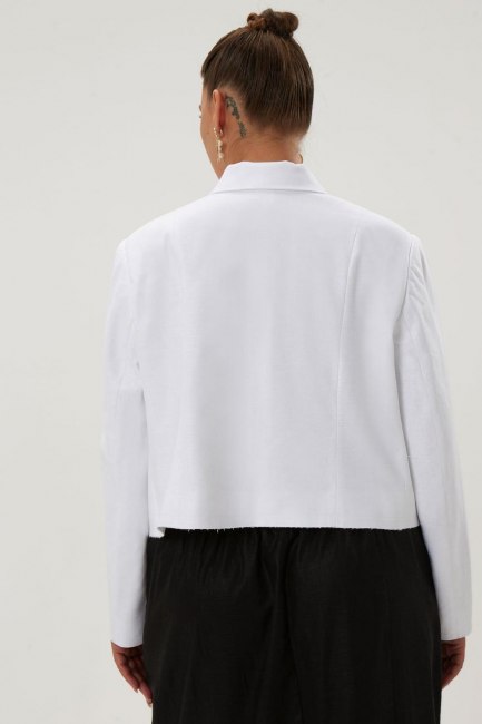 Белый льняной спенсер пиджак