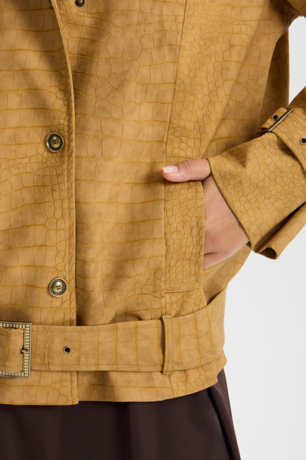 Полутренч с заниженной талией и воротником стойка – фото – Plus Size 50–64 – Моно-Стиль