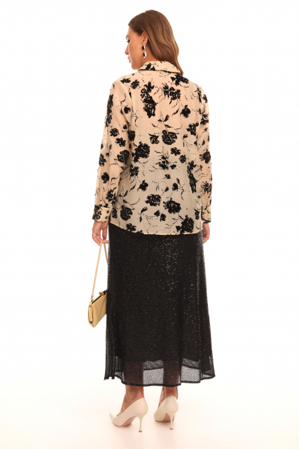 Юбка трапеция с пайетками и на подкладке черного цвета