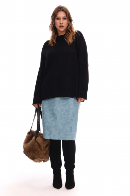 Джемпер с асимметричным воротом черного цвета