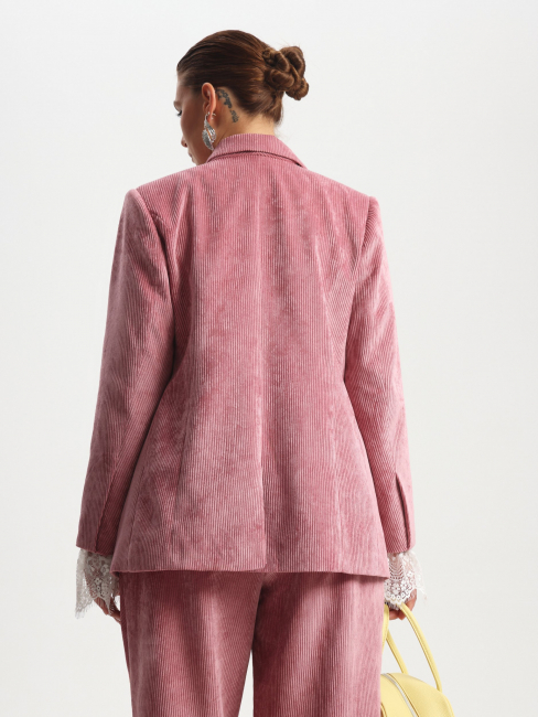 Жакет полуприталенного силуэта из вельвета
