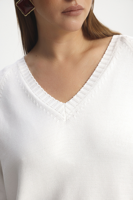 Белый джемпер оверсайз с рукавом реглан большого размера