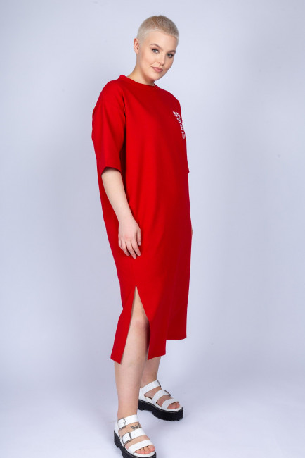 красное трикотажное платье футболка